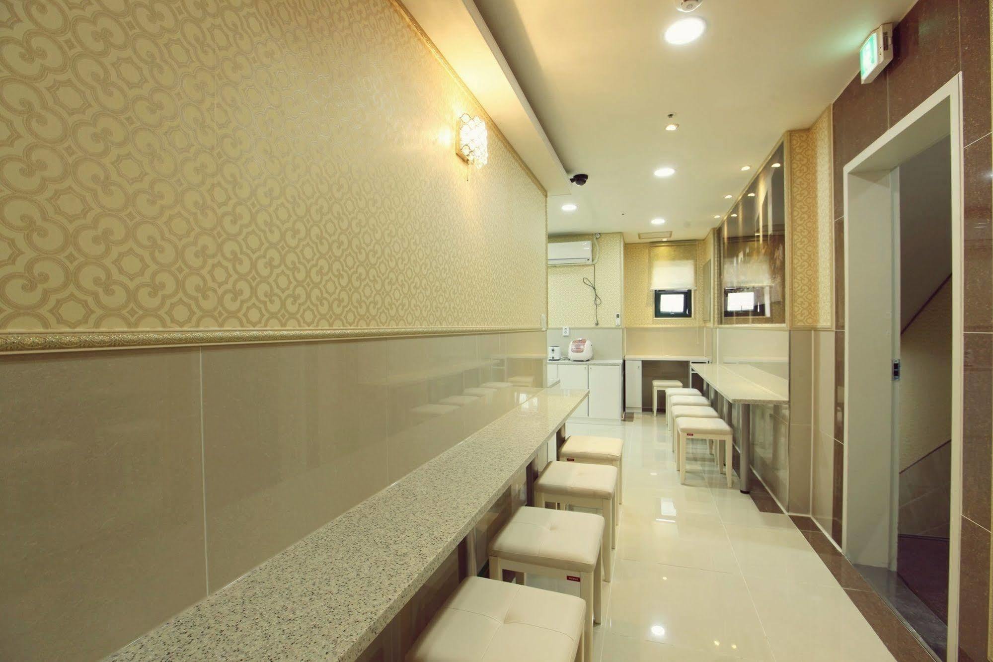 Chloe Guesthouse Gangnam ソウル特別市 エクステリア 写真