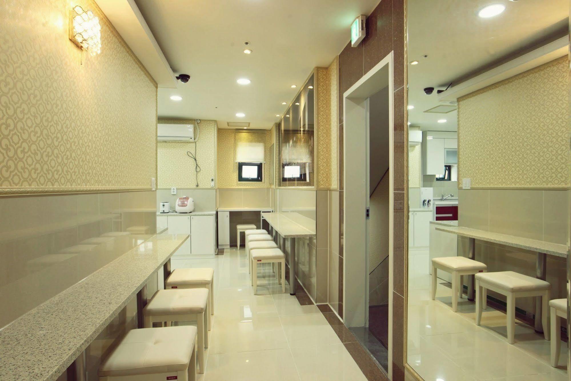 Chloe Guesthouse Gangnam ソウル特別市 エクステリア 写真